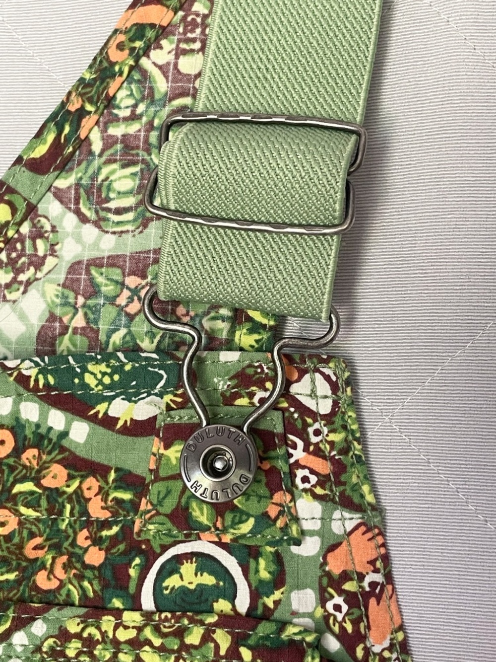Duluth Women's Heirloom Gardening Overalls - Small - Cabbage and Hose Motif - Picture 2 of 16